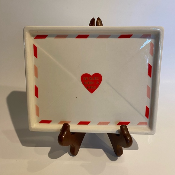 Magenta Ceramic Valentine’s Day "Sealed With A Kiss" Dish - Picture 1 of 10